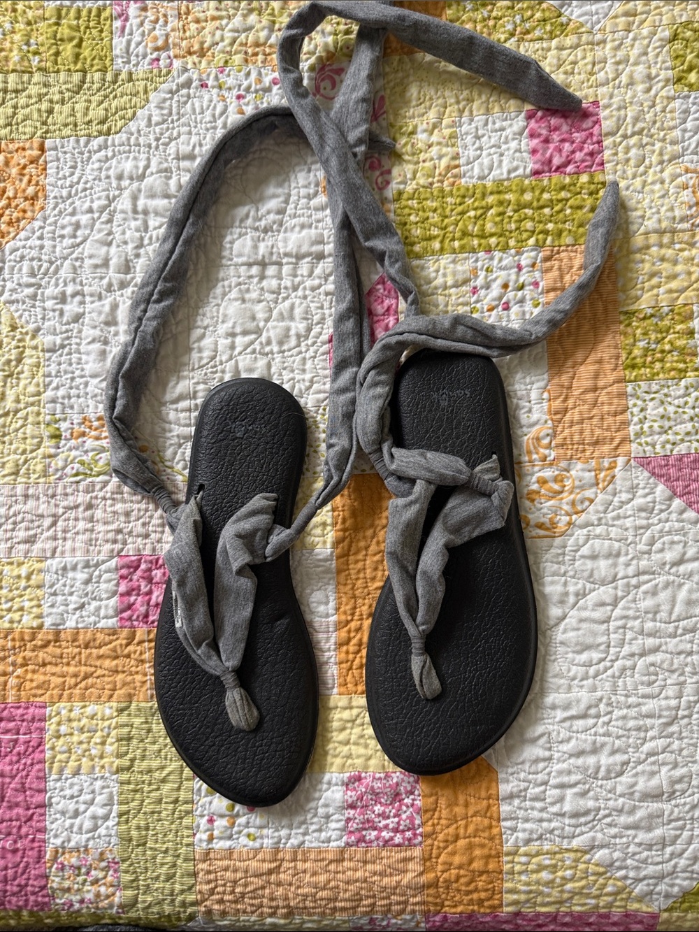 Sanuk Black Footbed Sandals with Grey Wrap Ties